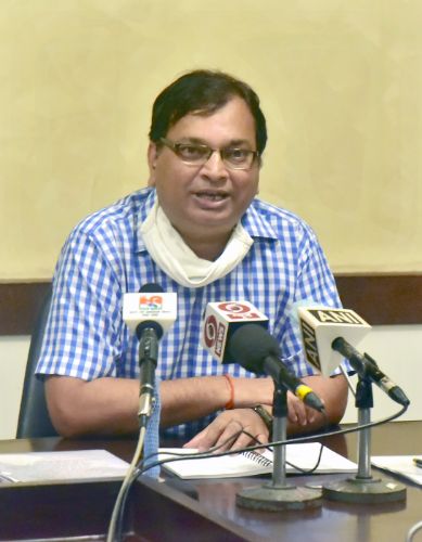 अपर मुख्य सचिव चिकित्सा एवं स्वास्थ्य श्री अमित मोहन प्रसाद ने आज लोक भवन स्थित मीडिया सेंटर में मीडिया प्रतिनिधियों को सम्बोधित करते हुए बताया