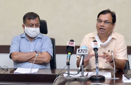 मुख्यमंत्री जी ने आज बी0आर0डी0 मेडिकल काॅलेज, गोरखपुर का निरीक्षण किया एवं आई0सी0यू0 तथा एल-3 बेड को और बढ़ाने के निर्देश दिए