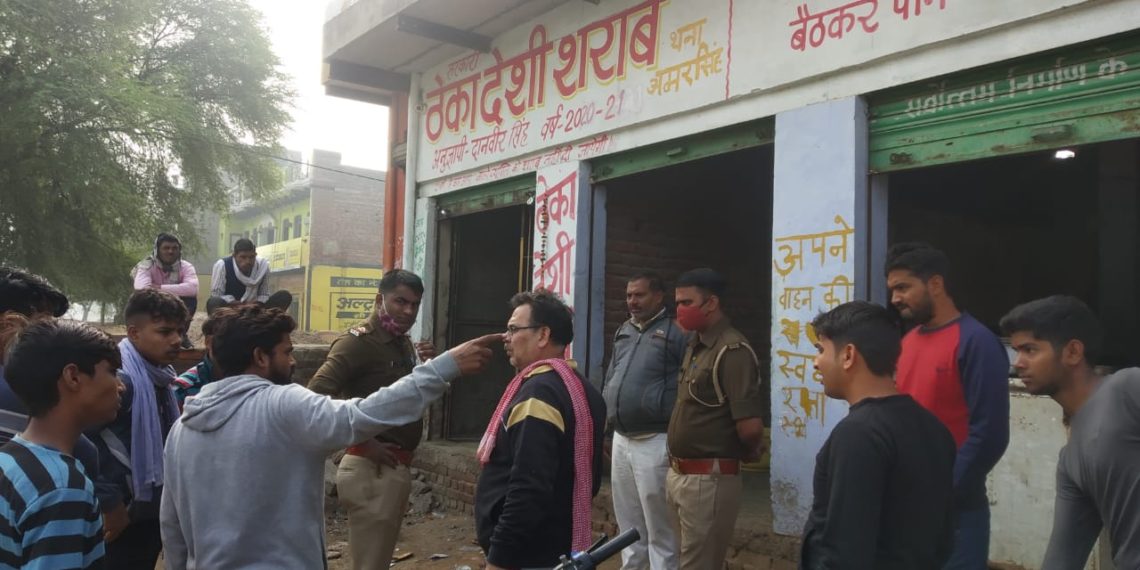 सर्दी की शुरू होते ही चोरों पुलिस को दी चुनोती कई दुकानों से हुई चोरी
