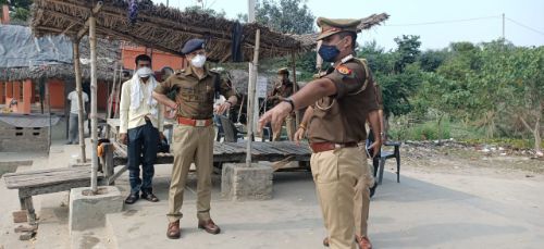 गोंडा पुलिस अधीक्षक ने खैर भवानी मंदिर करनैलगंज सरजू घाट का किया निरीक्षण।