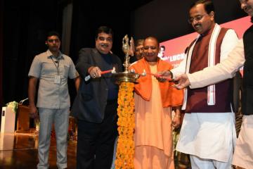 विरासत में मिलीं थी गड्ढायुक्त सड़कें     सीएम योगी 