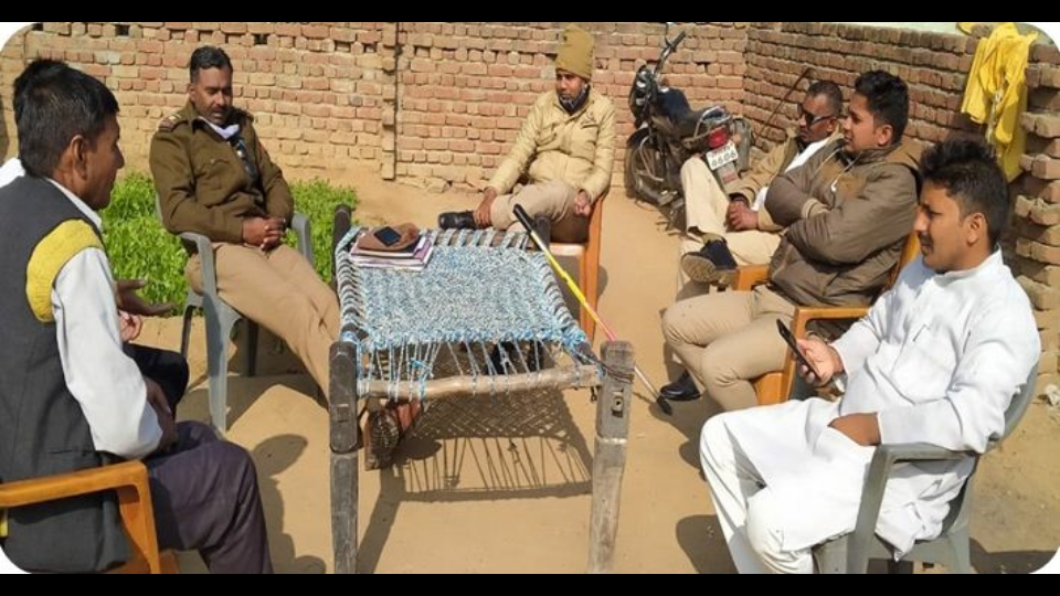 किसान नेताओं को नजरबन्द कर किसानो की आबाज को दबा रहा है अलीगढ पुलिस-प्रशासन:-किसान नेता अनिल पण्डित।