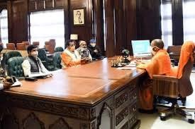 सीएम योगी से मिले मृतक बच्चों के परिजन, SHO समेत 4 पुलिसकर्मी सस्पेंड