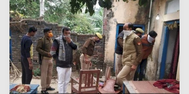 घर में मां बेटी का शव, मचा हड़कंप