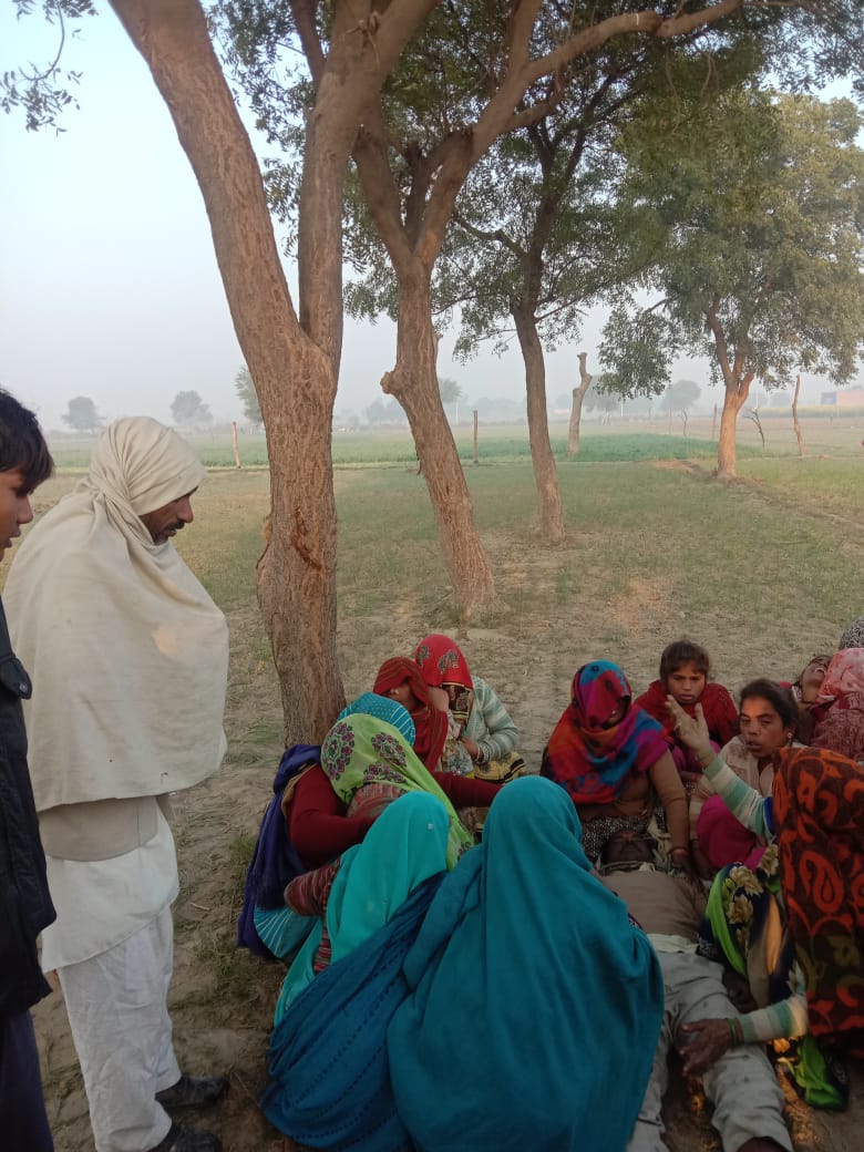 गुन्नौर क्षेत्र के ग्राम चिरवारी के एक युवक ने अज्ञात कारणों के चलते 35