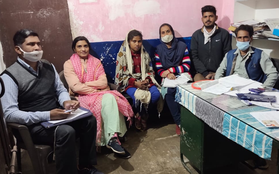 भीलवाड़ा के मकरेडी ग्राम पंचायत बिजोलिया थाना क्षेत्र में मिली  एक लावारिस बालिका ।  