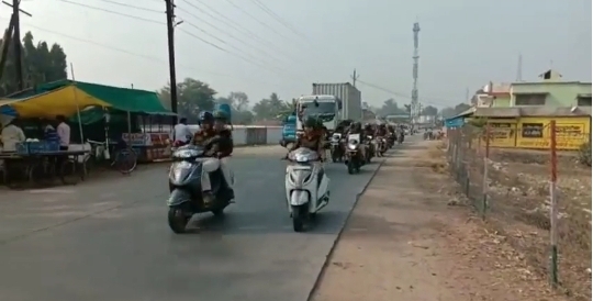थाना प्रभारी ने की हेलमेट पहनकर वाहन चलाने की अपील,   तिरोड़ी में पुलिस ने निकाली वाहन जागरूकता रैली 