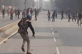 आगरा पुलिस की बड़ी कार्रवाई, तोड़फोड़-आगजनी करने वाले उपद्रवियों पर लगेगा NSA