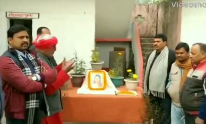 नारी का मान बढ़ाई सावित्रीबाई फूले ने