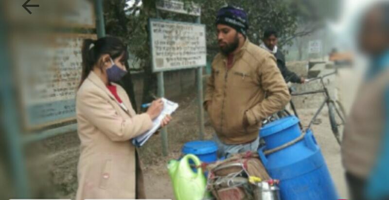 खाद्य निरीक्षक ने भरा दूध का सैंपल दूध विक्रेता में मचा हड़कंप*