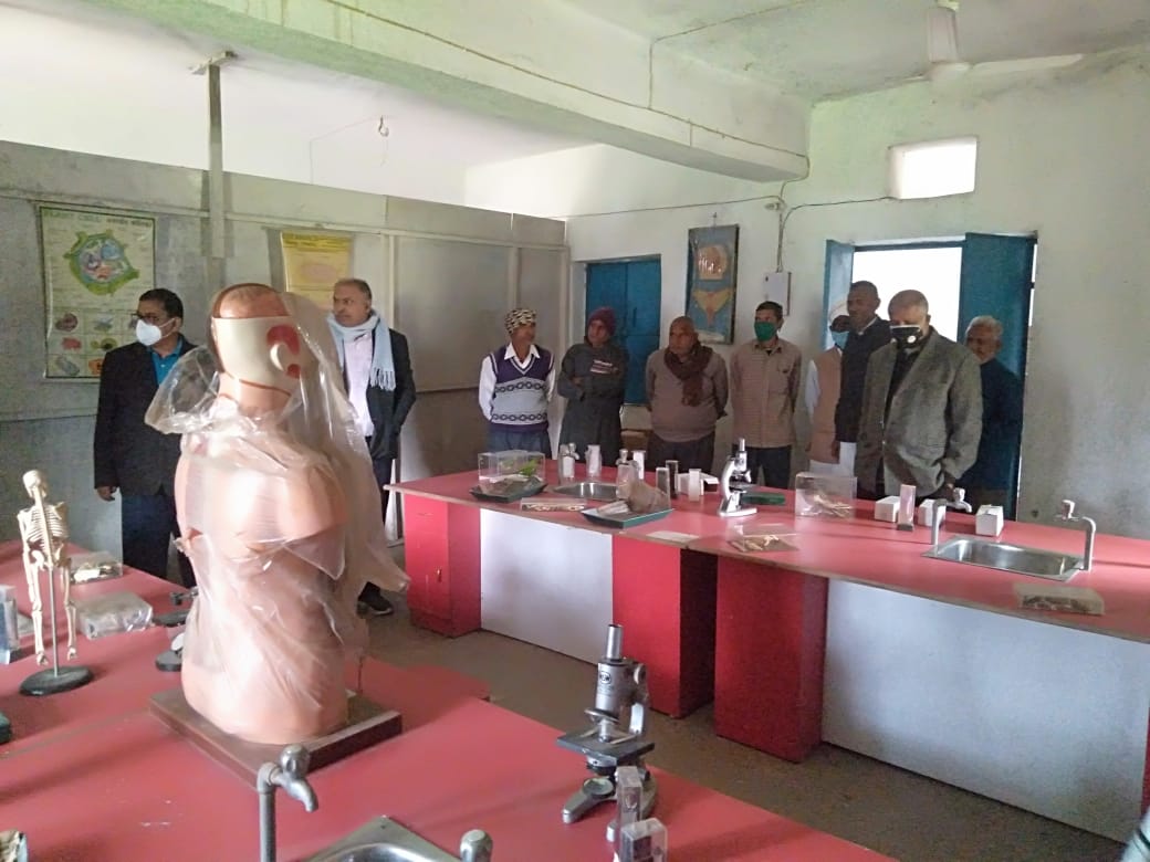 मगध विश्वविद्यालय के निरीक्षक ने किया महाविद्यालय का निरीक्षण