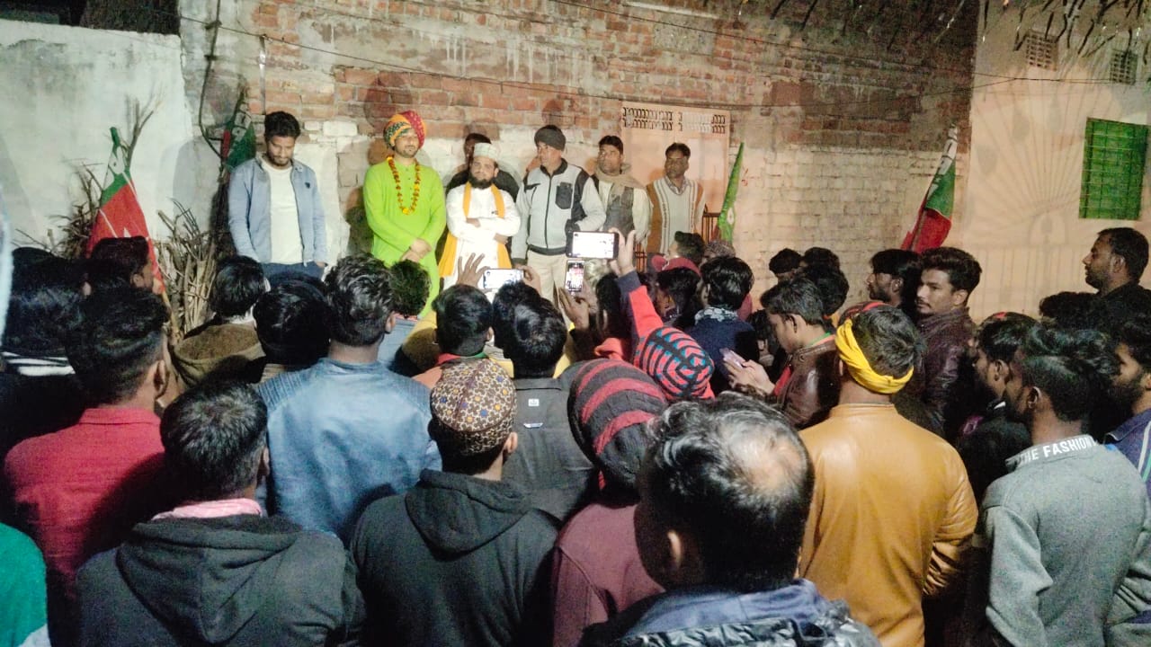 वार्ड नंबर 2 पुर में SDPI की तरफ से पार्षद पद के उम्मीदवार "इकबाल मंसूरी" का वार्ड वासियों एवं SDPI कार्यकर्ताओं ने किया जबरदस्त इस्तकबाल ।