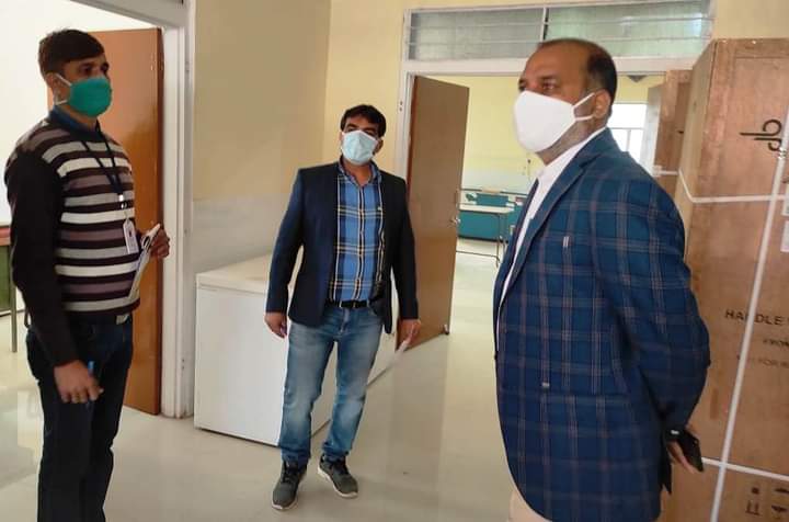  कलेक्टर ने कोविड-19 वैक्सीन जिला डिपो का निरीक्षण कर जांची व्यवस्थाएं