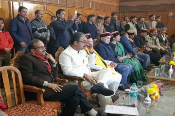 अभी तक तय नहीं हो पाया सीएम का नाम, दिल्ली लौटे केंद्रीय पर्यवेक्षक 