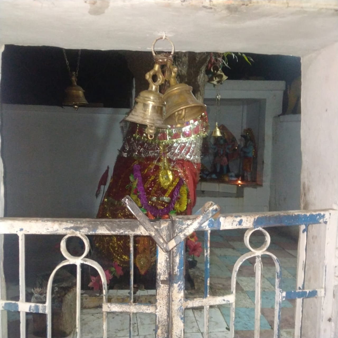 समय महारानी मंदिर नानपारा देहाती रानीपुर बनकटी ककरी रोड़