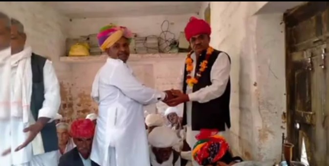 रोहट पंचायत समिति में वार्ड नंबर 8 से श्रीमती सुनीता कंवर राजपुरोहित के पंचायत समिति सदस्य एवं रोहट प्रधान निर्वाचित  होने पर सिंगारी गांव वासियों द्वा