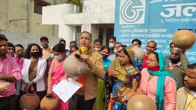  विधायक अशोक लाहोटी ने पानी की समस्या को लेकर अपार जनसमूह के साथ दिया ज्ञापन