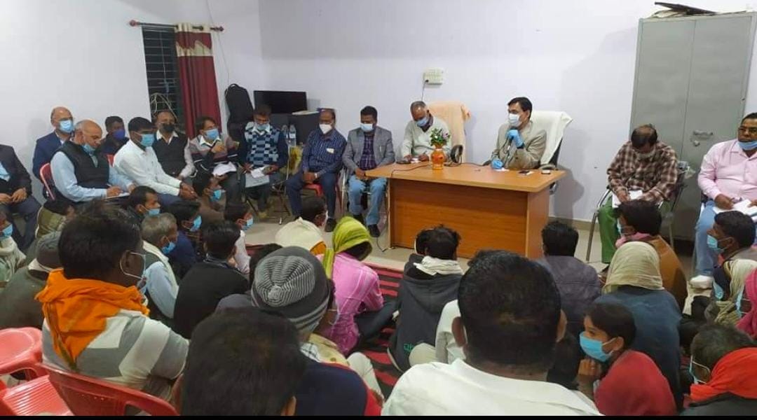 ग्राम बमनौरा , रमतौरिया का आकस्मिक निरीक्षण, कलेक्टर ने योजनाओं के क्रियानवयन कि ली जानकारी