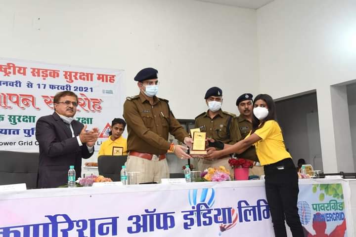 विगत 1 माह से चल रहे 32 वाॅ राष्ट्रीय सड़क सुरक्षा माह का समापन किया  पुलिस अधीक्षक जबलपुर ने
