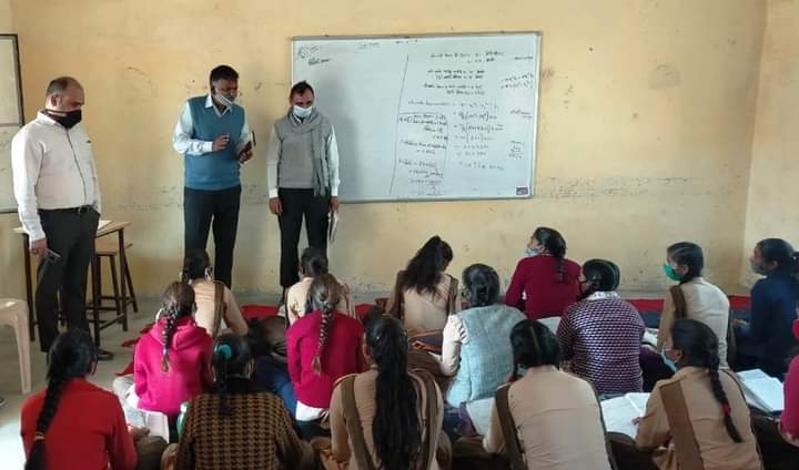 उपखंड अधिकारी ने शेरपुर-खिलचीपुर में स्कूल एवं आंगनबाडी केन्द्र का किया औचक निरीक्षण