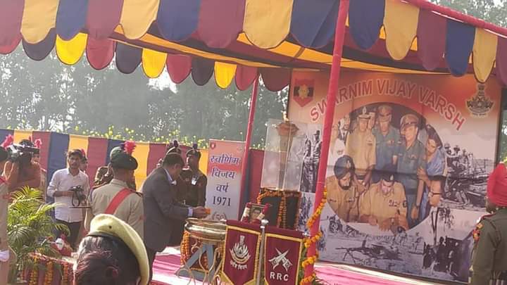 वरिष्ठ समाजसेवी आदरणीय विनय शर्मा जी ने जनपद शाहजहांपुर के जलालाबाद विधानसभा में अल्लाहगंज क्षेत्र के गांव नौगवा पहुंच कर श्रद्धांजलि अर्पित की।