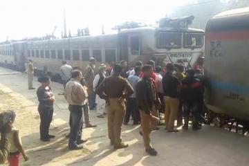 भुवनेश्वर राजधानी के इंजन का पहिया हुआ जाम, चालक की सूझबूझ से टला हादसा