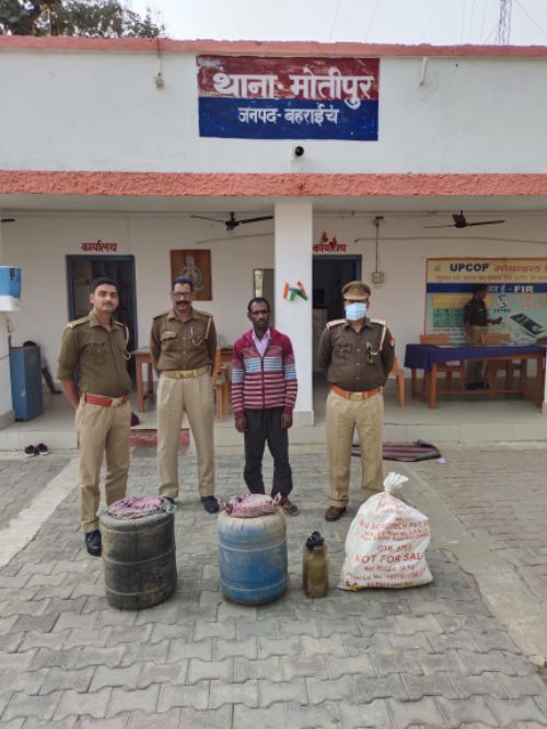 100 लीटर कच्ची शराब व शराब बनाने के उपकरण के साथ दो गिरफ्तार। 