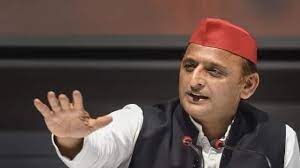सपा प्रमुख ने कहा था कि फोन की जासूसी करवाकर लोगों की व्यक्तिगत बातों को सुनना निजता के अधिकार का घोर उल्लंघन