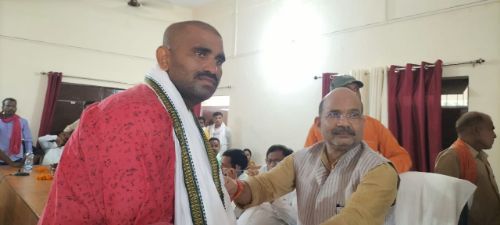 जिलाध्यक्ष व विधायक ने प्रधान बीडीसी सदस्यों को किया सम्मानित।