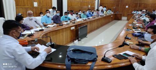 जनपद के 08 परीक्षा केन्द्रों पर सम्पन्न होगी बी.एड. प्रवेश परीक्षा चाक-चौबन्द व्यवस्था के लिए डीएम ने अधिकारियों के साथ की बैठक।