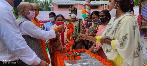 जिले में समारोहपूर्वक आयोजित हुआ अमृत महोत्सव। ज्ञात-अज्ञात सेनानियों को दी गयी श्रद्धांजलि।