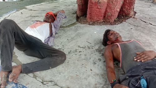 सगे भाइयों में जमीन बंटवारे को लेकर मारपीट, पांच घायल।