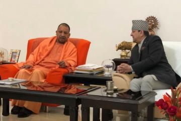 लखनऊ: सीएम योगी से मिले नेपाल के पूर्व नरेश ज्ञानेंद्र और वीर विक्रम शाह