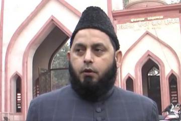 फरंगी महली बोले- परेशान न हों, अजान के लिए लाउडस्पीकर की अनुमति लें