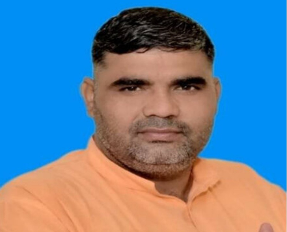 केबिनेट मंत्री चौधरी लक्ष्मीनारायण के प्रस्तावक ग्राम प्रधान की दिन दहाडे हत्या से फैली सनसनी