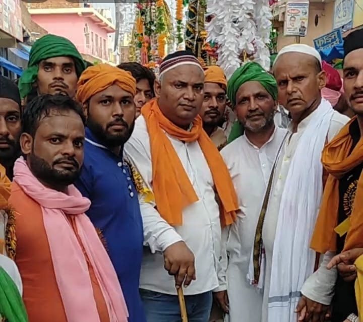 भोगांव में कड़ी सुरक्षा के बीच परंपरागत तरीके से निकाला गया मोहर्रम की 7 वीं तारीख के अलमों का जुलूस,सैंकड़ो की संख्या में लोग रहे मौजूद