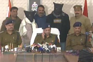 आलू फेंकने के मामले में पुलिस ने कन्नौज से सपा के दो नेताओं को गिरफ्तार किया 