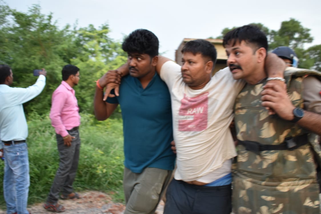गोकशी व गैंगस्टर का आरोपी पुलिस ने मुठभेड़ में किया गिरफ्तार।