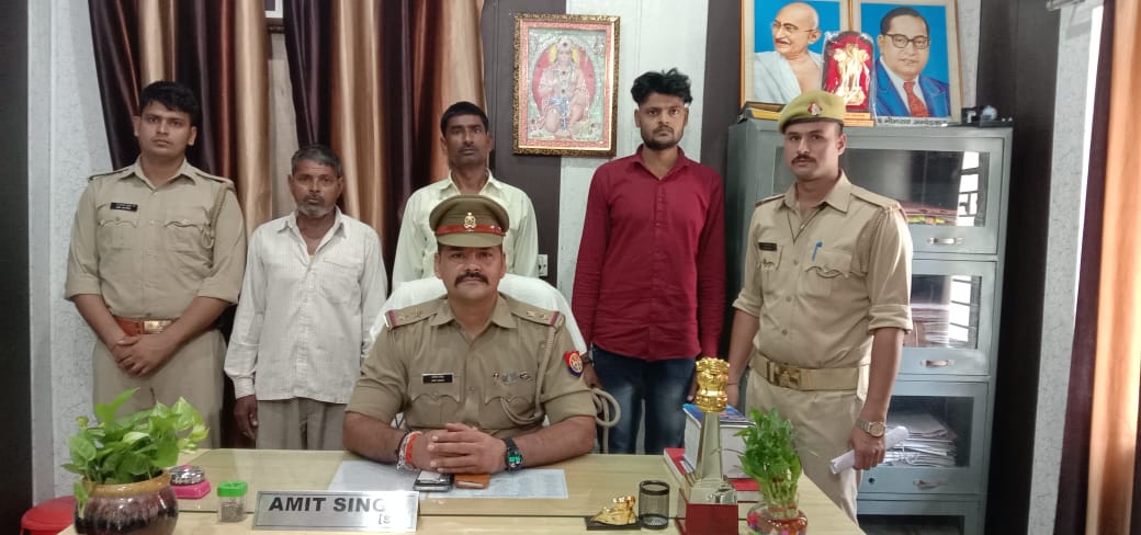 -हत्या के मामले में वांछित तीन आरोपियों को पुलिस ने किया गिरफ्तार लिखा पढ़ी कर भेजा जेल