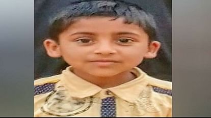 झूला झूल रहे बालक के गले में फंदा कसने से मौत