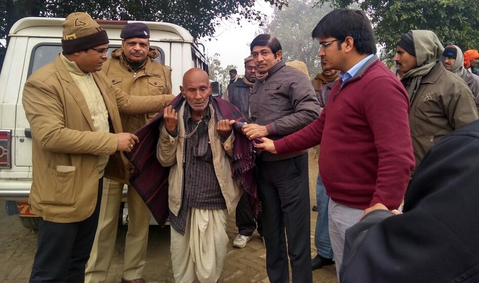 एसडीएम ने कटान पीड़ितों को बांटे कंबल///ब्यूरो नसीम खान///