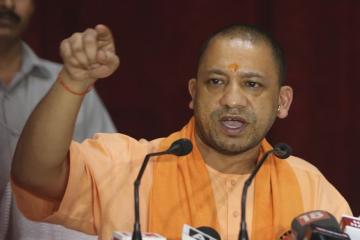 विवादित पोस्ट पर घिरे बरेली डीएम, सीएम योगी ने किया लखनऊ में तलब