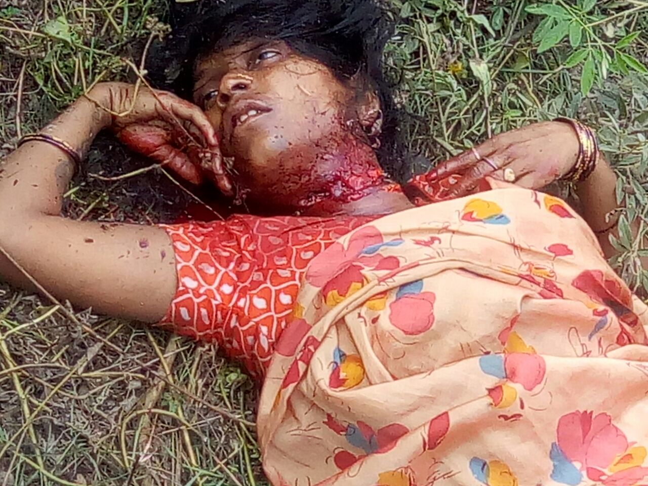  विधवा महिला की गला रेतकर हत्या