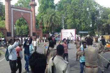 AMU में पाकिस्तान के संस्थापक मोहम्मद अली जिन्ना की तस्वीर को लेकर तनाव जारी, छात्रों की चेतावनी- करेंगे देशव्यापी आंदोलन
