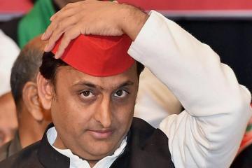 हमेशा के लिए कर्नाटक में अपना मठ बना लें योगी बोले अखिलेश
