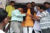 शिलान्यास कार्यक्रम के दौरान मंत्री सुरेश खन्ना की बिगड़ी तबीयत