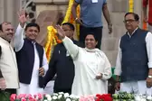 यूपी की कैराना लोकसभा सीट के आलावा नूरपुर विधानसभा सीट पर भी वोटो की काउंटिंग जारी