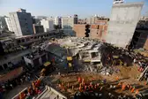 ग्रेटर नोएडा प्राधिकरण ने शाहबेरी की 21 अन्‍‍‍य बिल्डिंगों पर नोटिस चस्पा कर इन्हें एक हफ्ते में गिराने का निर्देश दिया