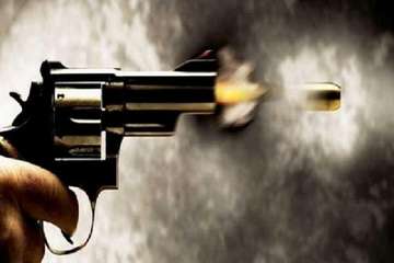 सीतापुर ब्रेकिंग*  *मामूली बात पर बेरहम बहन ने अपने चचेरे भाई को मारी गोली.*