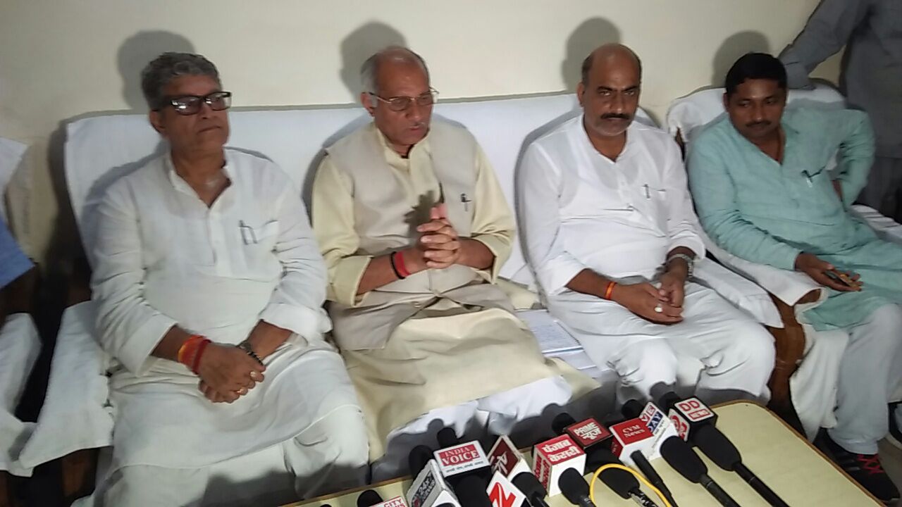 बाढ़ से मृत्यु होने पर चार लाख रुपया देने की व्यवस्था की गयी है।सिचाई मंत्री धर्मपाल सिंह ने 